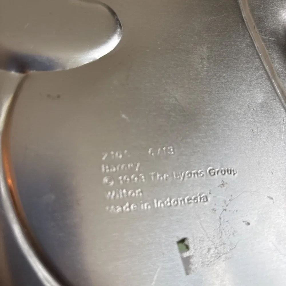 Wilton Barney Cake Pan 2105-6713 1993 Vintage Aluminum Baking Mold O